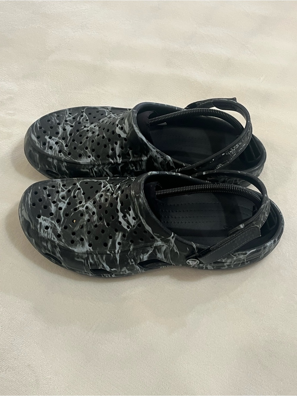 Crocs Classic Clog Mossy Oak Camo Men's Size 12 US Black Gray Slip-On Shoes